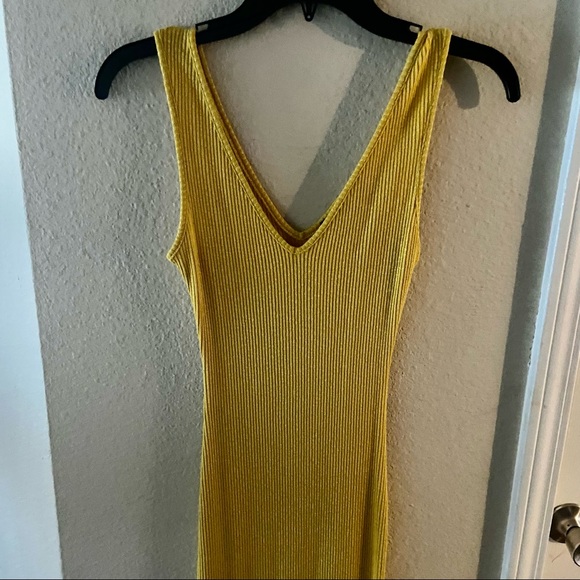 New Akira Yellow Ribbed Bodycon Midi Low Cut Dress Small - Picture 2 of 3